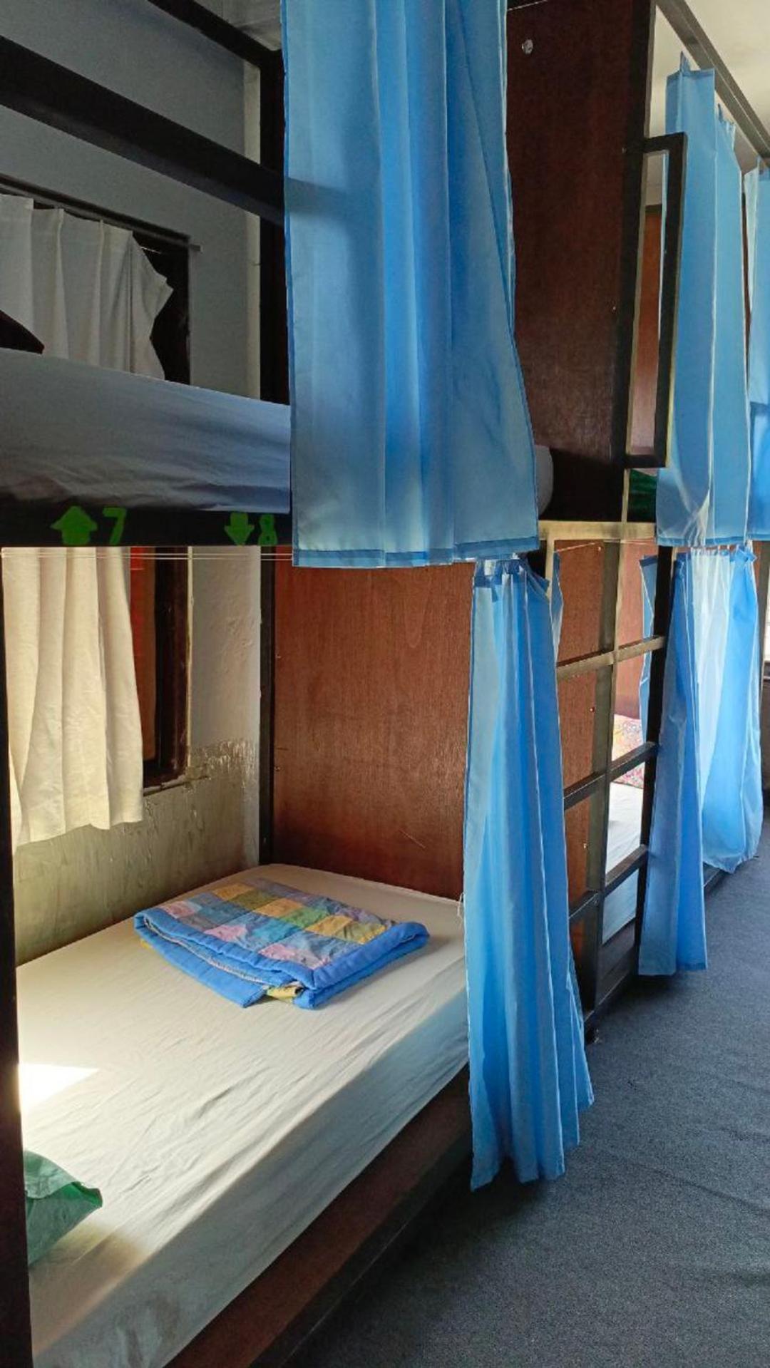 Local Hostel Amed Luaran gambar