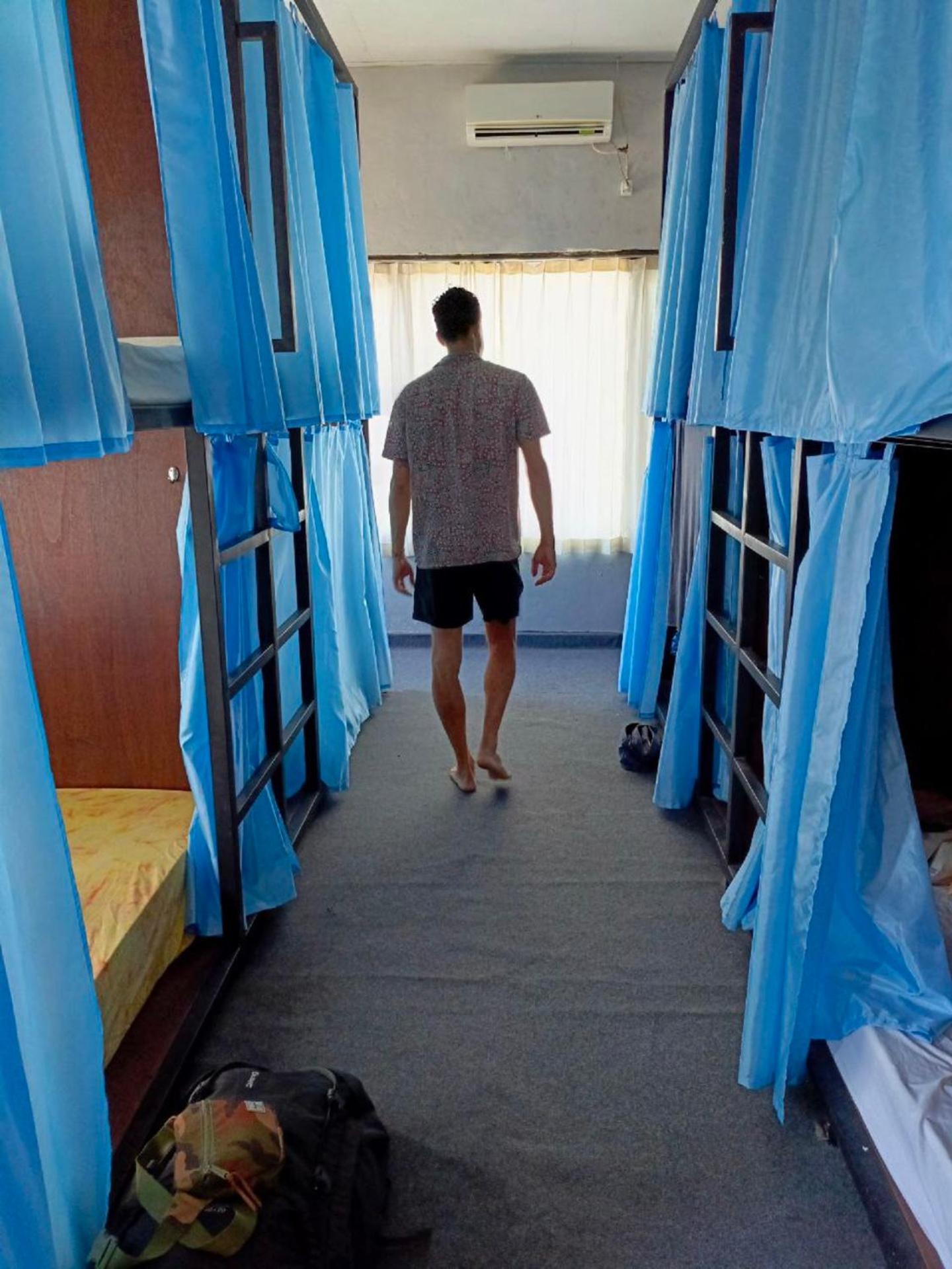 Local Hostel Amed Luaran gambar