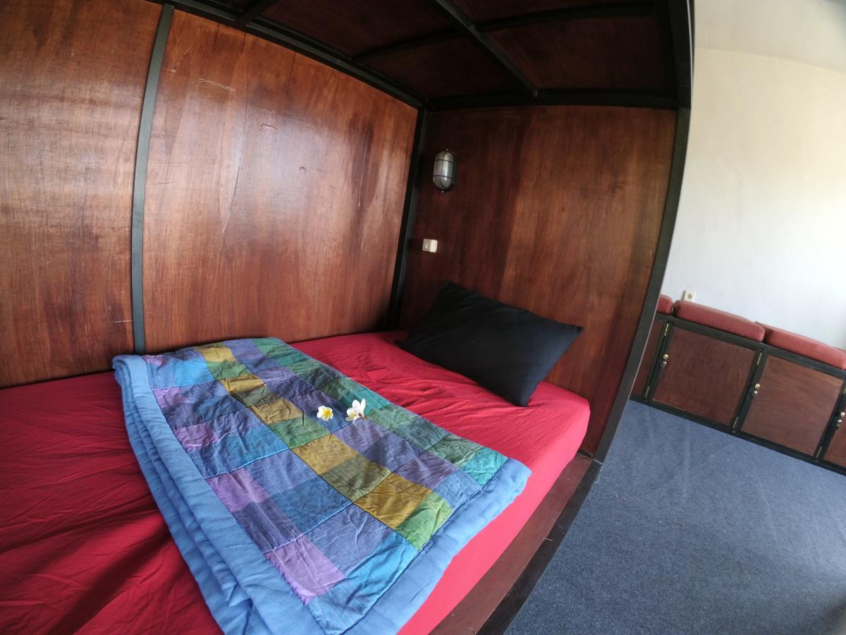 Local Hostel Amed Luaran gambar