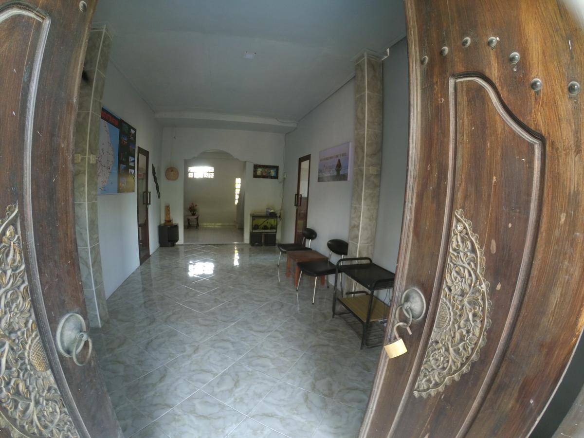 Local Hostel Amed Luaran gambar
