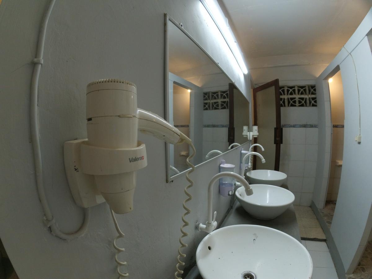 Local Hostel Amed Luaran gambar