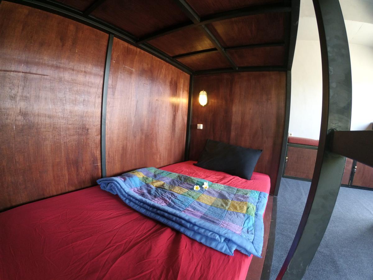 Local Hostel Amed Luaran gambar