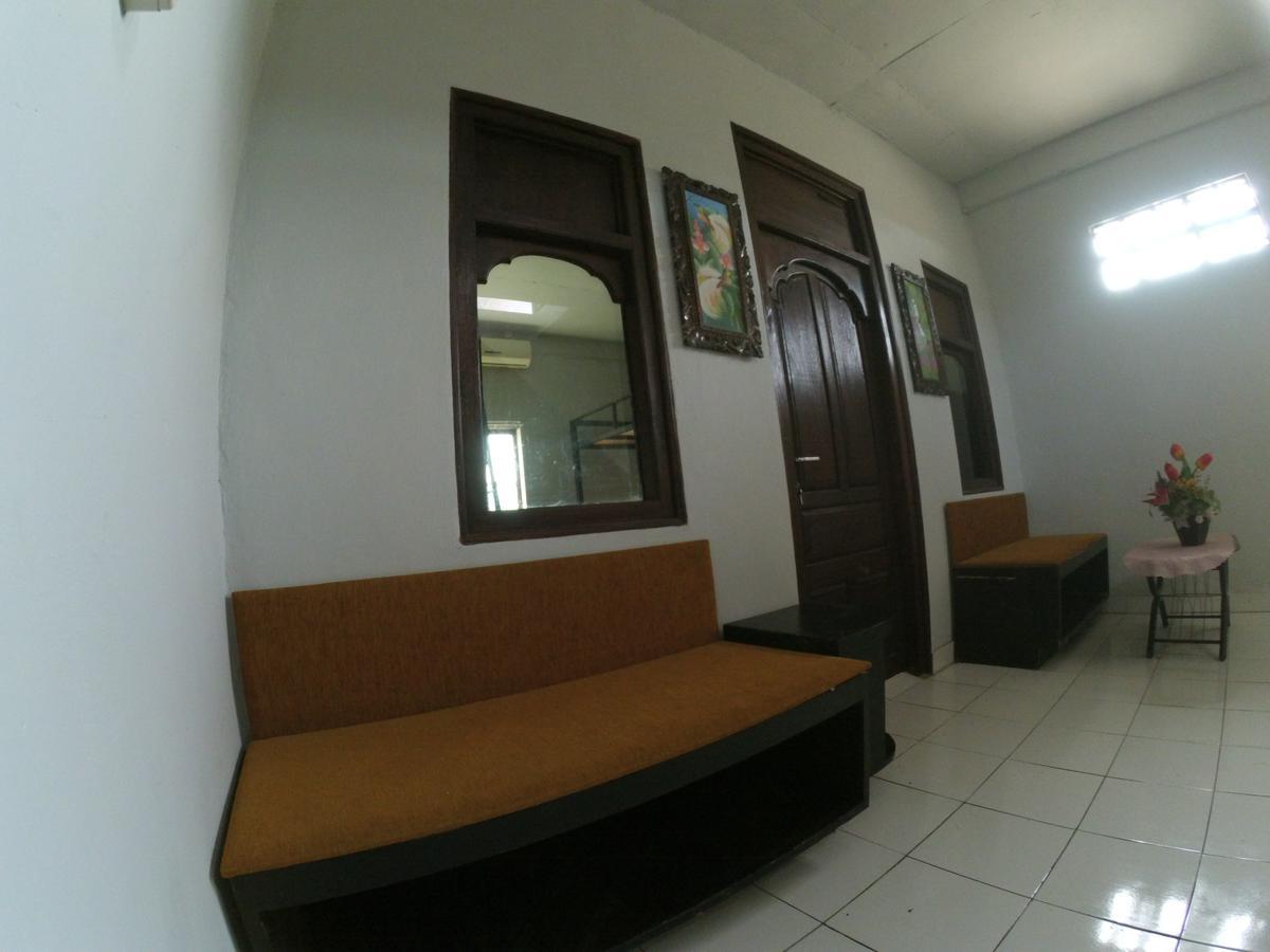 Local Hostel Amed Luaran gambar