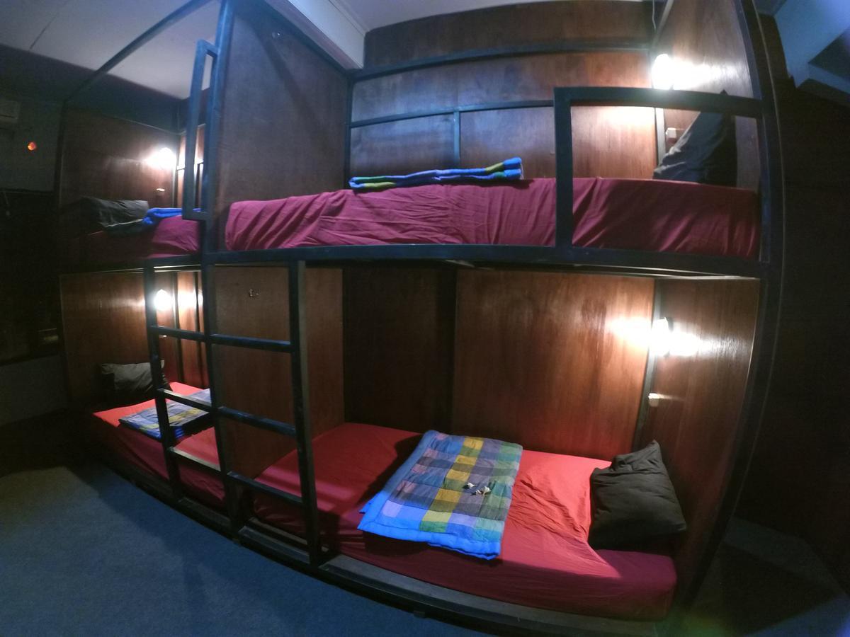 Local Hostel Amed Luaran gambar