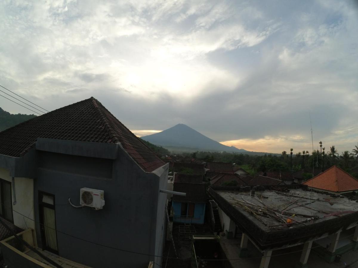 Local Hostel Amed Luaran gambar